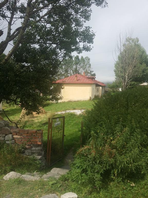 Zura'S Guesthouse Kazbegi Exterior photo